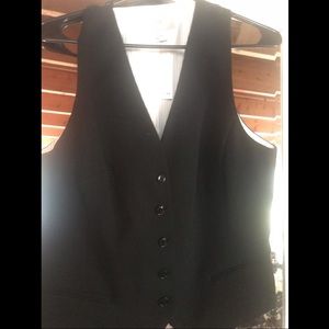 *LAST CALL* NWT H&M Sleeveless Button Up Vest